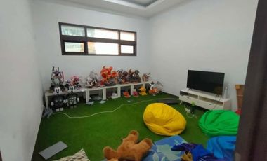 Rumah Besar Cocok Untuk Kantor atau Rumah Tinggal di Mainroad area Lengkong Kodya Bandung