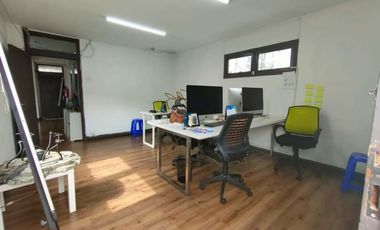 Rumah Besar Cocok Untuk Kantor atau Rumah Tinggal di Mainroad area Lengkong Kodya Bandung