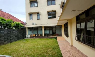 Rumah Besar Cocok Untuk Kantor atau Rumah Tinggal di Mainroad area Lengkong Kodya Bandung