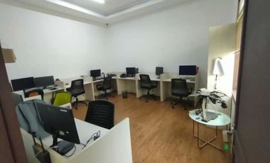 Rumah Besar Cocok Untuk Kantor atau Rumah Tinggal di Mainroad area Lengkong Kodya Bandung