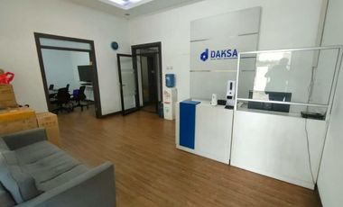 Rumah Besar Cocok Untuk Kantor atau Rumah Tinggal di Mainroad area Lengkong Kodya Bandung