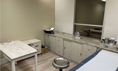 Se Vende Consultorio Medico Amoblado Punta Pacifica 33Mts