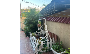 SE VENDE CASA DOS PLANTAS  EN ALTOS DE SANTA MARA, por Linda Vista