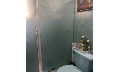 SE VENDE CASA DOS PLANTAS  EN ALTOS DE SANTA MARA, por Linda Vista