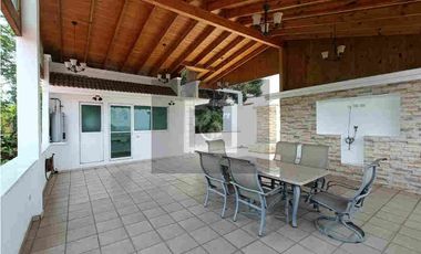 Casa Eucaliptos. Venta