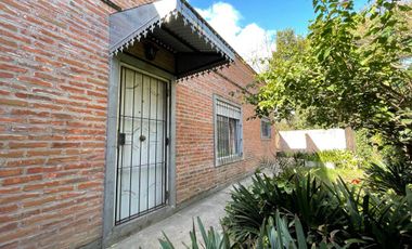 En Venta | Hermosa Casa - Quinta en Moreno con Amplio Parque, Pileta, y Quincho - Sobre calle Faraday y Galileo Galilei - Zona de Quintas