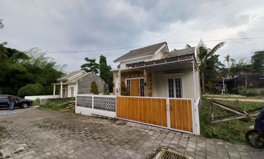 RUMAH DI DAERAH GODEAN MASIH MURAH HARGA 390AN JUTA SEGERA BOOKING