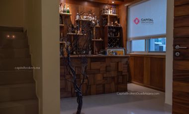 Casa en Venta dentro de coto Valle Imperial