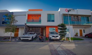 Casa en Venta dentro de coto Valle Imperial