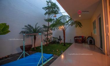 Casa en Venta dentro de coto Valle Imperial