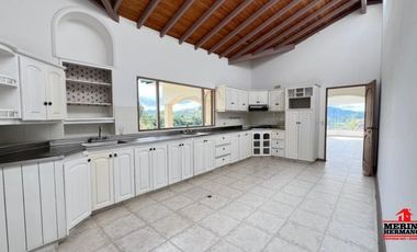 casa en venta en fizebad. Cod V2636