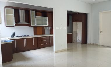 Rumah 2 Lantai Semi Furnished Modern Ada Swimming Pool 7593