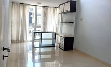 Rumah 2 Lantai Semi Furnished Modern Ada Swimming Pool 7593