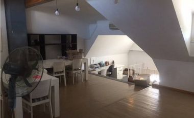 CASA CON PISCINA EN BARRIO LOS TRONCOS