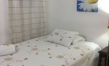 SE ALQUILAN HABITACIONES POR NOCHE DE ACOMODACION DE PAREJA Y ACOMODACION MULTIPLE, EXCELNTE UBICACION