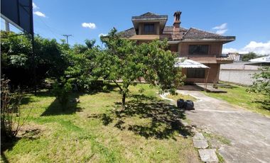 amplia propiedad casa y terreno en venta en plena av americas el batan