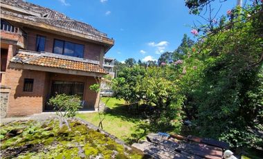 amplia propiedad casa y terreno en venta en plena av americas el batan