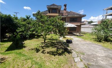 amplia propiedad casa y terreno en venta en plena av americas el batan