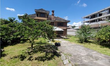 amplia propiedad casa y terreno en venta en plena av americas el batan