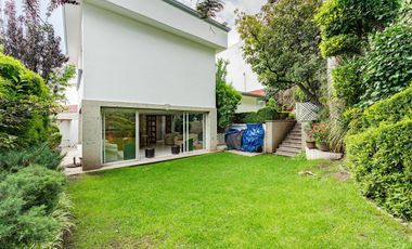 Amplia Residencia En Venta, En Condominio Exclusivo Cerca De San Jerónimo