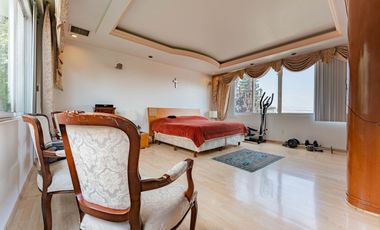 Amplia Residencia En Venta, En Condominio Exclusivo Cerca De San Jerónimo