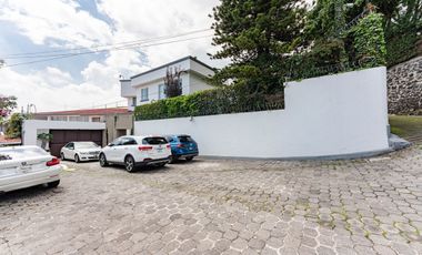 Amplia Residencia En Venta, En Condominio Exclusivo Cerca De San Jerónimo