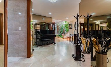 Amplia Residencia En Venta, En Condominio Exclusivo Cerca De San Jerónimo