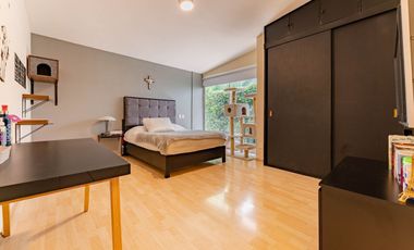 Amplia Residencia En Venta, En Condominio Exclusivo Cerca De San Jerónimo