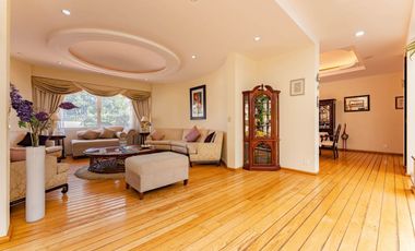 Amplia Residencia En Venta, En Condominio Exclusivo Cerca De San Jerónimo