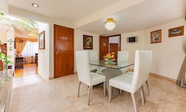 Amplia Residencia En Venta, En Condominio Exclusivo Cerca De San Jerónimo