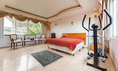 Amplia Residencia En Venta, En Condominio Exclusivo Cerca De San Jerónimo