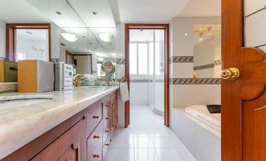 Amplia Residencia En Venta, En Condominio Exclusivo Cerca De San Jerónimo