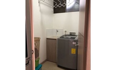 VENTA DE APARTAMENTO MUY COMERCIAL DE ESPACIOS GENEROSOS Y LIMPIOS