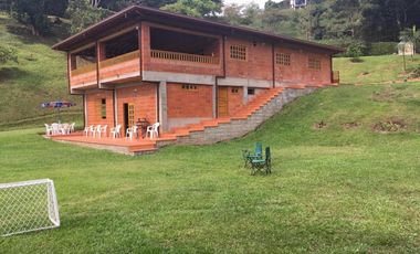 finca en arriendo en barbosa. Cod A1101010
