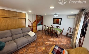 Casa en venta 4 dorm. Quilicura a un par de cuadras de metro