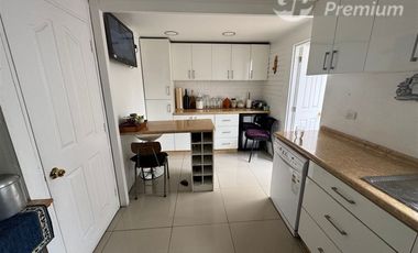 Casa en venta 4 dorm. Quilicura a un par de cuadras de metro