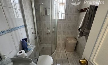 Casa en venta 4 dorm. Quilicura a un par de cuadras de metro