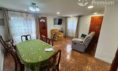 Casa en venta 4 dorm. Quilicura a un par de cuadras de metro