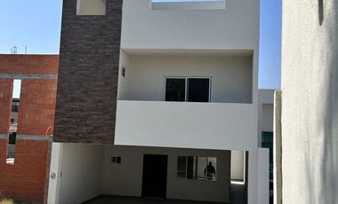 CASA EN VENTA EN LA ENCOMIENDA - ESCOBEDO