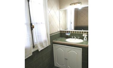 CHALET DE 5 AMBIENTES CON QUINCHO EN CHAUVIN - Toma menor valor -