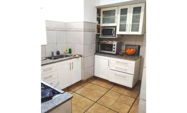 CHALET DE 5 AMBIENTES CON QUINCHO EN CHAUVIN - Toma menor valor -