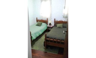 CHALET DE 5 AMBIENTES CON QUINCHO EN CHAUVIN - Toma menor valor -