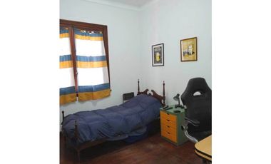 CHALET DE 5 AMBIENTES CON QUINCHO EN CHAUVIN - Toma menor valor -