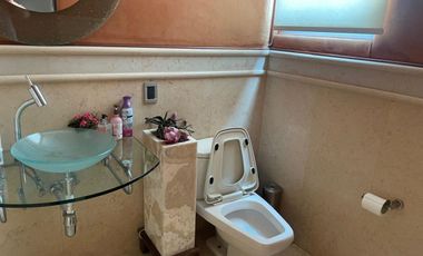 Casa con Alberca en Lomas de Virreyes. UN PISO