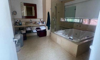 Casa con Alberca en Lomas de Virreyes. UN PISO