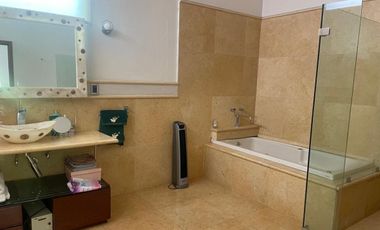 Casa con Alberca en Lomas de Virreyes. UN PISO