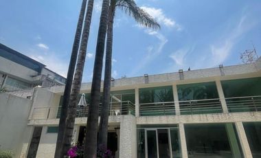 Casa con Alberca en Lomas de Virreyes. UN PISO