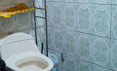 casa de 2 pisos con locales Comerciales/ frente mercado - Callao $215,000