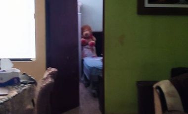 casa de 2 pisos con locales Comerciales/ frente mercado - Callao $215,000