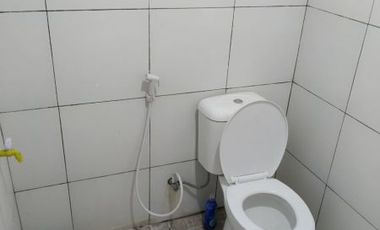 Kios toko cukup luas di kawasan pesantren, Krapyak
